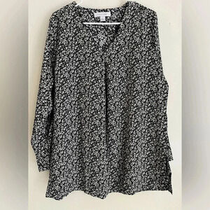 Madison Gray Women’s top size large black and white
